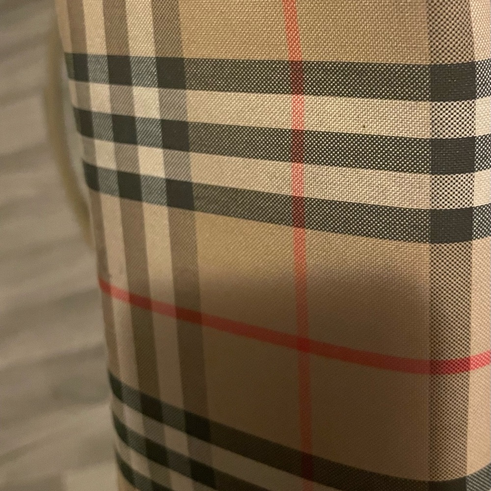 Authentic Burberry Hackberry Crossbody - Picture 13 of 13